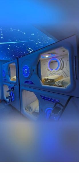 min hostel capsules